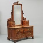 1173 1336 MIRROR CHEST